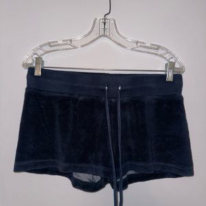 Hard tail shorts